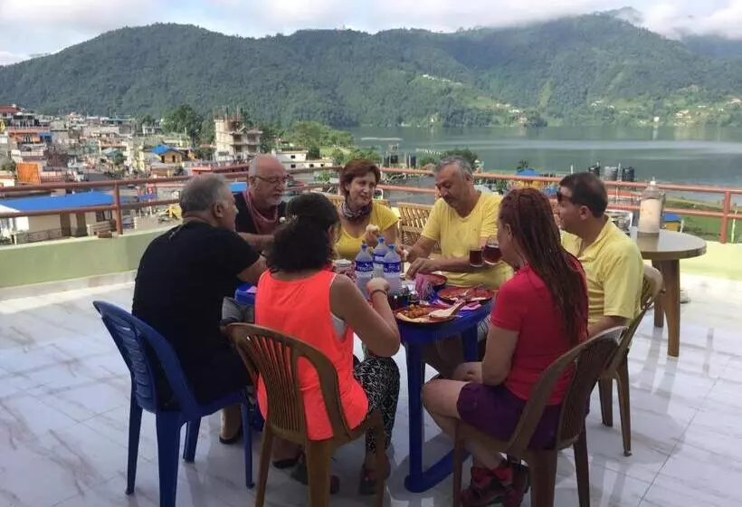 هتل Hello Inn Guest House & Apartment