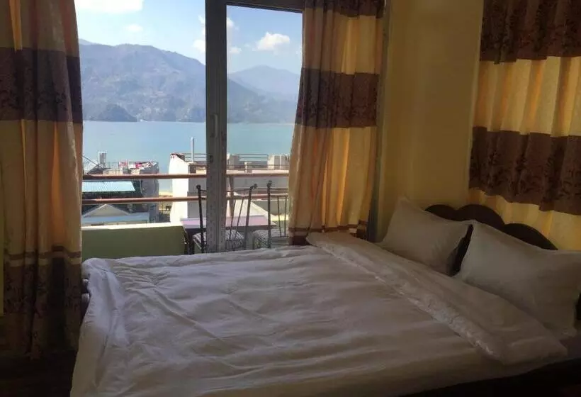 هتل Hello Inn Guest House & Apartment