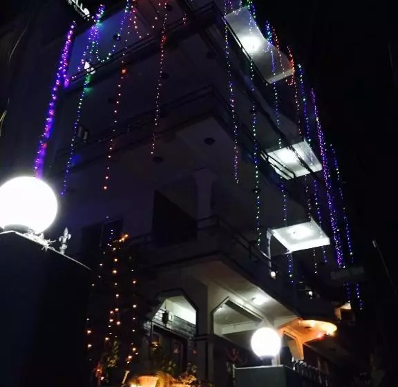 هتل Hello Inn Guest House & Apartment