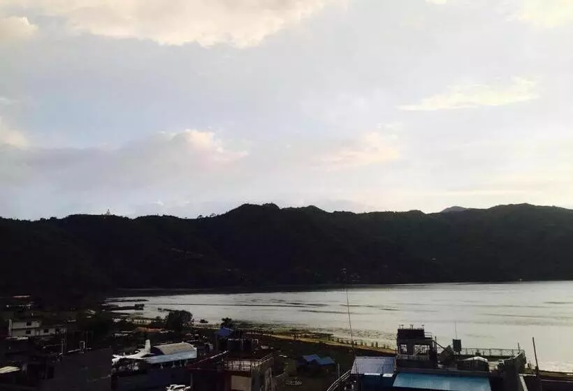 هتل Hello Inn Guest House & Apartment