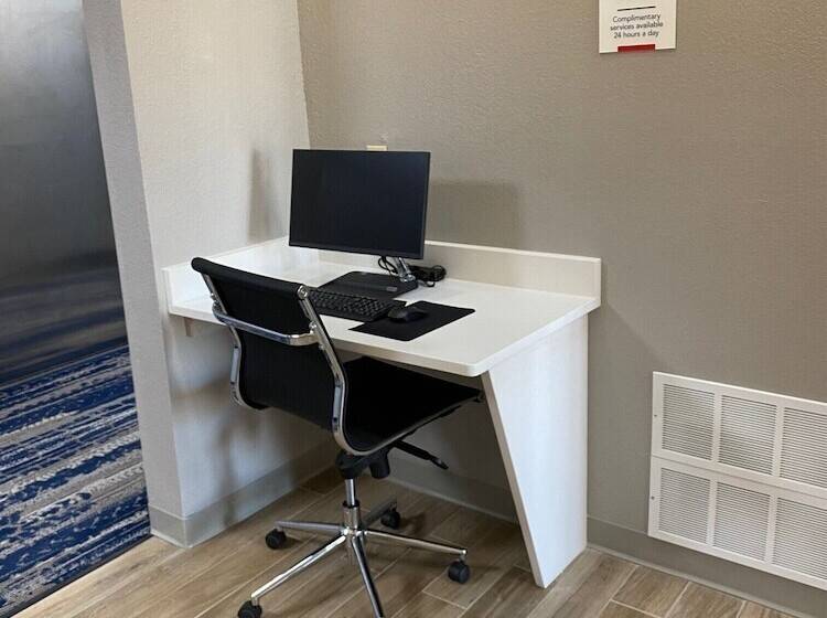 فندق Americinn By Wyndham Williamsburg