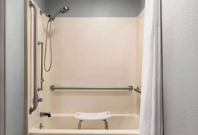 Hotelli Americinn By Wyndham Williamsburg