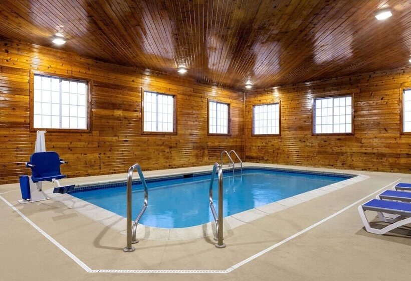 فندق Americinn By Wyndham Williamsburg