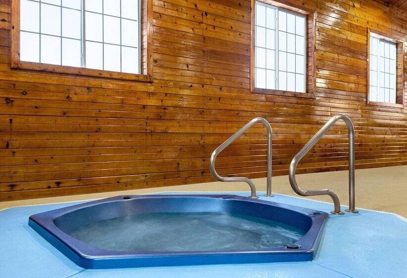 فندق Americinn By Wyndham Williamsburg