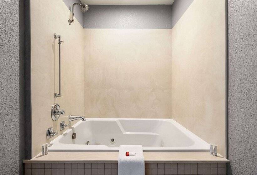 فندق Americinn By Wyndham Williamsburg