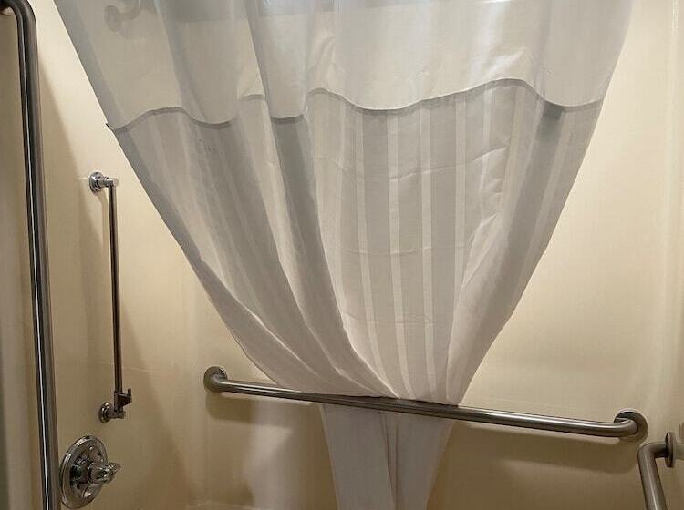 فندق Americinn By Wyndham Williamsburg