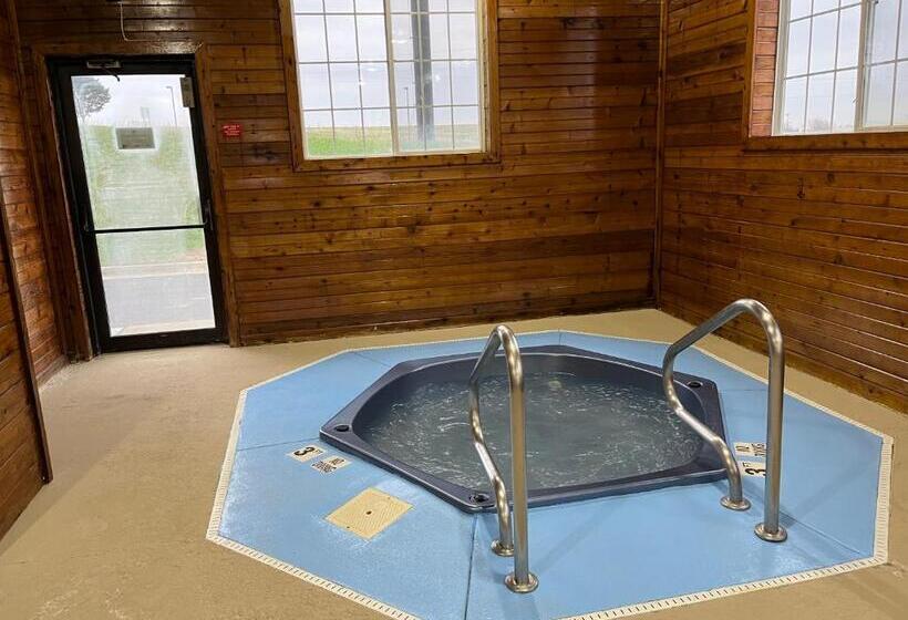 فندق Americinn By Wyndham Williamsburg