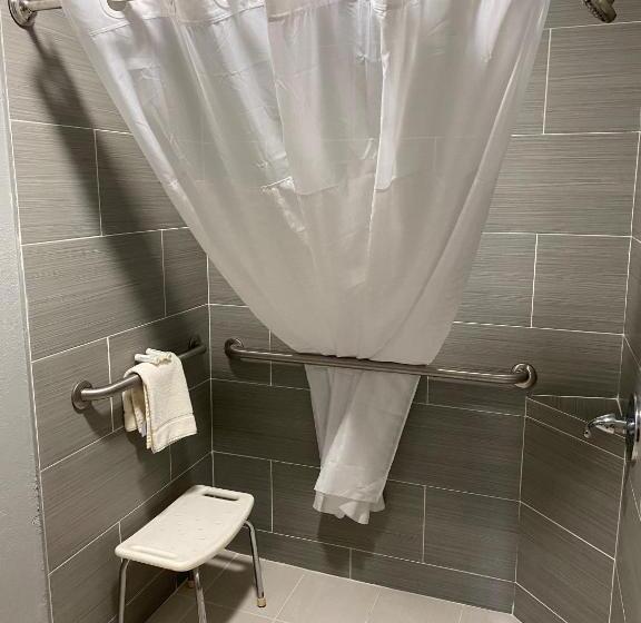 فندق Americinn By Wyndham Williamsburg