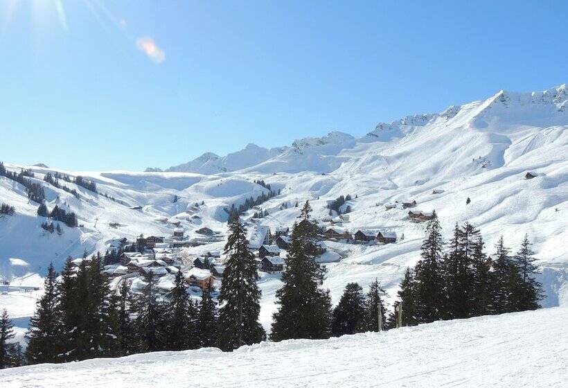 בית מלון כפרי The Télécabine