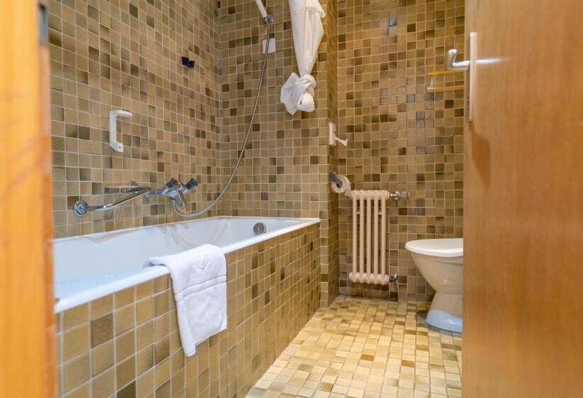 בית מלון כפרי The Télécabine