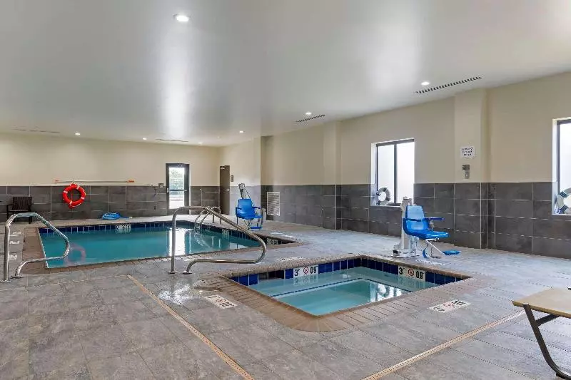 ホテル Comfort Suites