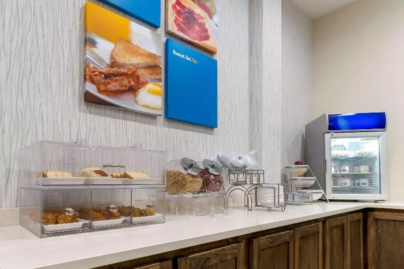 ホテル Comfort Suites