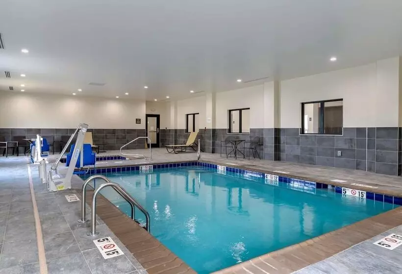 ホテル Comfort Suites