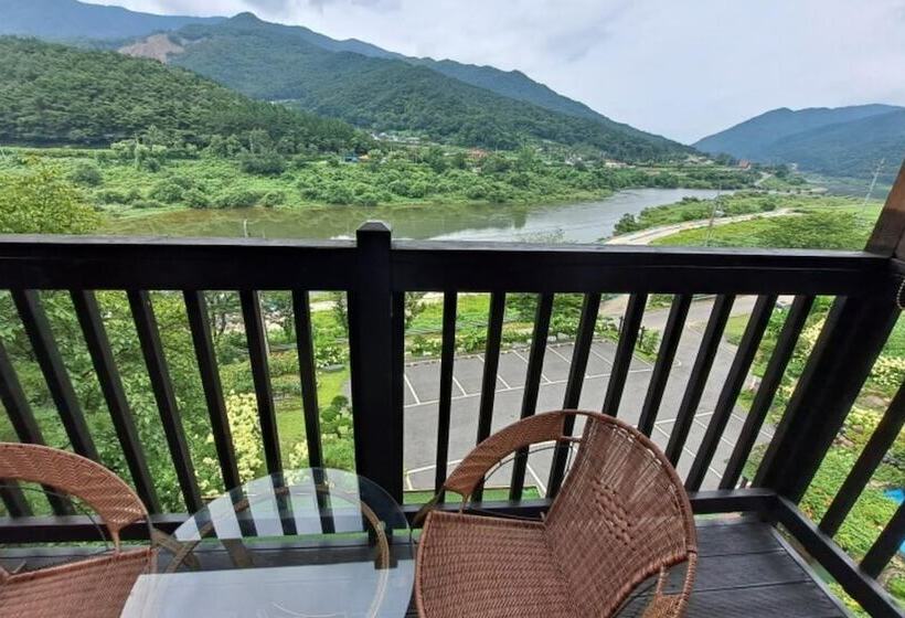 Hotelli Gokseong Riverside Sketch Pension