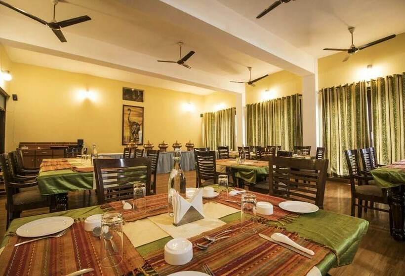 בית מלון כפרי Krishna Jungle Resort