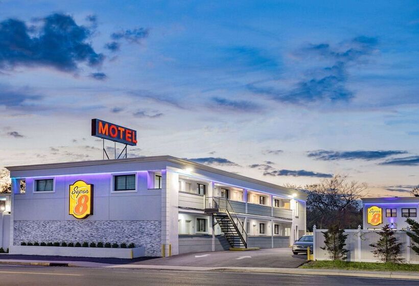 בית מלון כפרי Super 8 By Wyndham Lindenhurst
