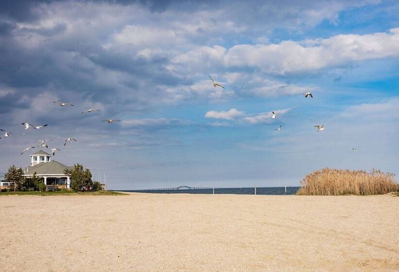 בית מלון כפרי Super 8 By Wyndham Lindenhurst