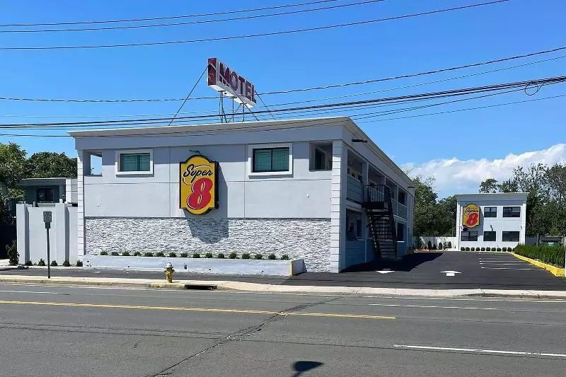 Hotelli Super 8 By Wyndham Lindenhurst