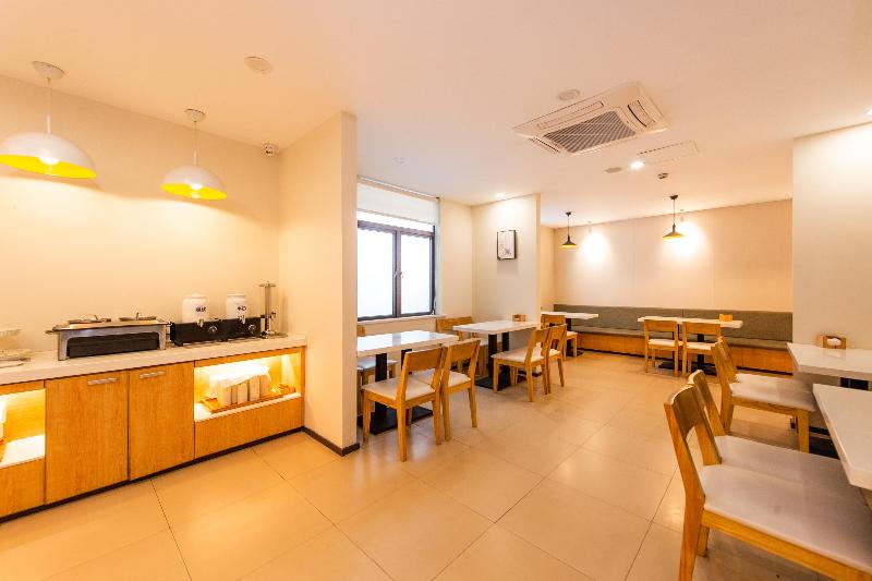 Hotel Hanting Shanghai Zhenjin Road