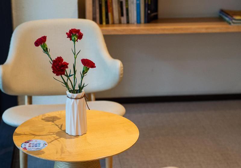 Hotel Hanting Shanghai Zhenjin Road