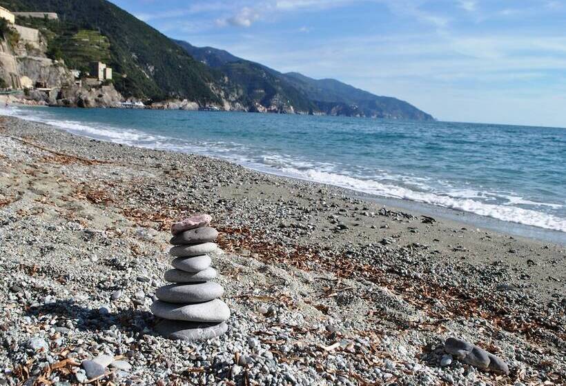 Отель Santuario Nostra Signora Di Soviore