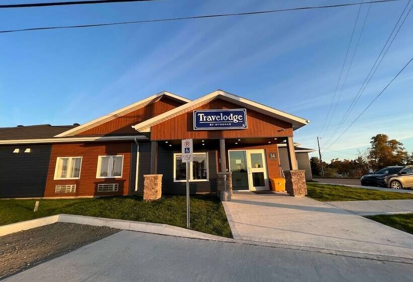 Отель Travelodge By Wyndham Marathon