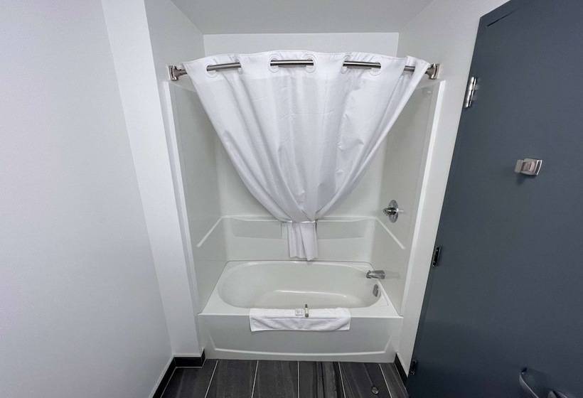 Отель Travelodge By Wyndham Marathon