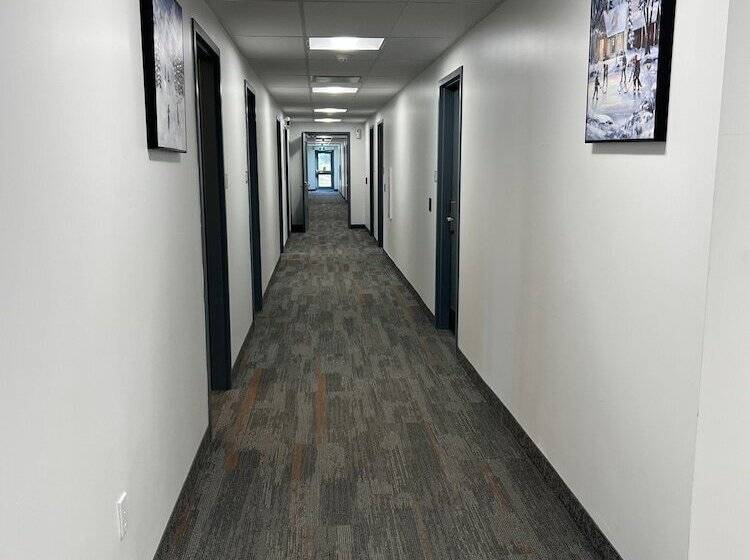 Отель Travelodge By Wyndham Marathon