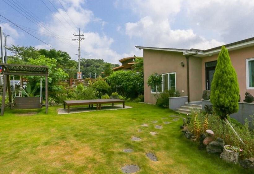 Jeju Wooden Attic Pension