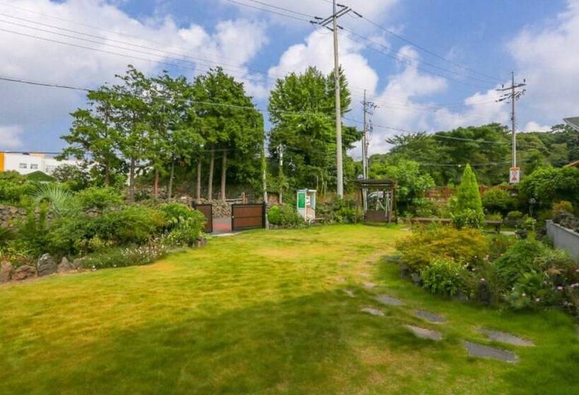 Jeju Wooden Attic Pension