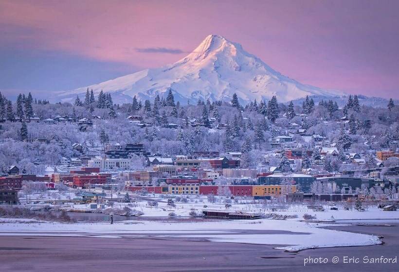 Отель Hood River Suites Apartment