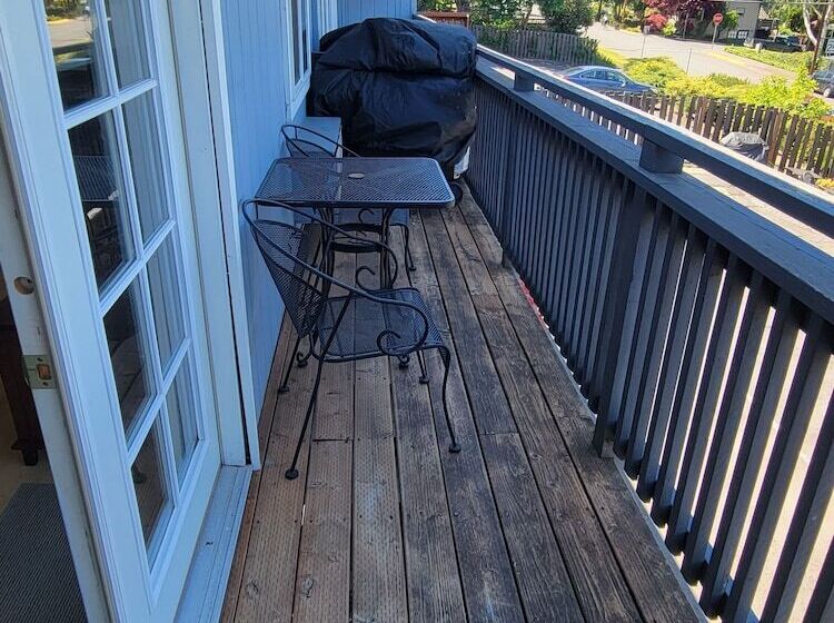 Отель Hood River Suites Apartment