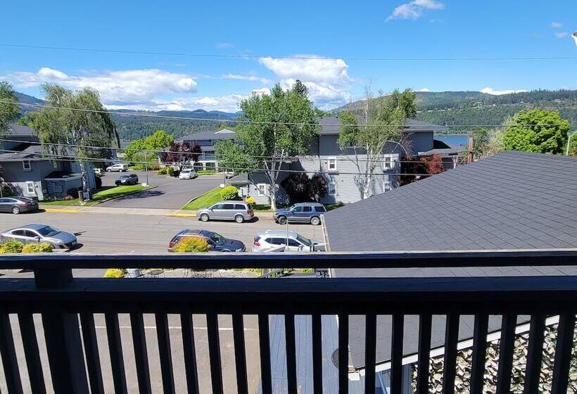 Отель Hood River Suites Apartment