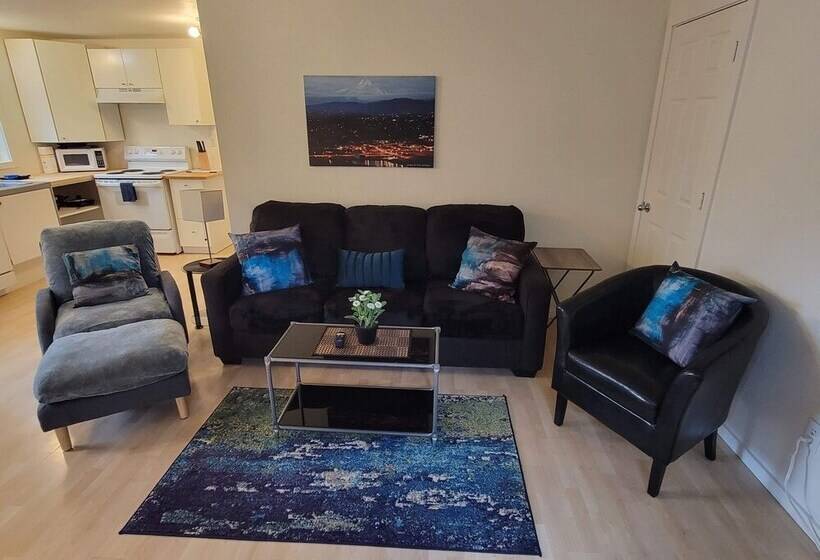 Отель Hood River Suites Apartment