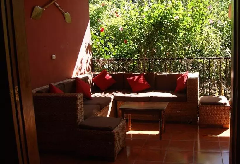 ホテル Chez Nous B&b