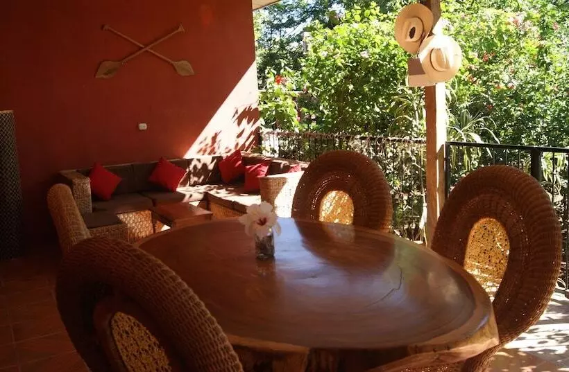 ホテル Chez Nous B&b