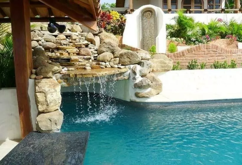 هتل Villa Loma Del Socorro