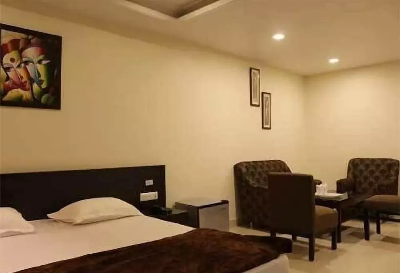 ホテル The Mohini Royale