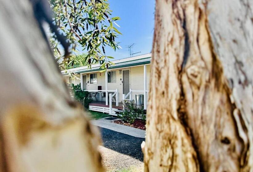 בית מלון כפרי Country Way Motor Inn