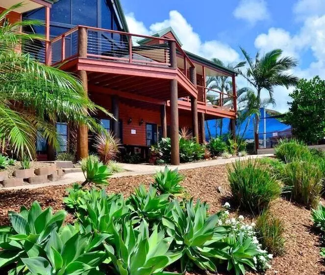 Hotelli Escape 1770  Adults Only