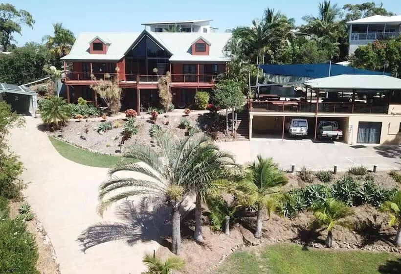 Hotelli Escape 1770  Adults Only