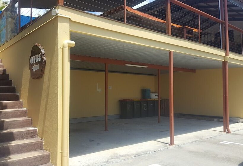 בית מלון כפרי Escape 1770 Adults Only