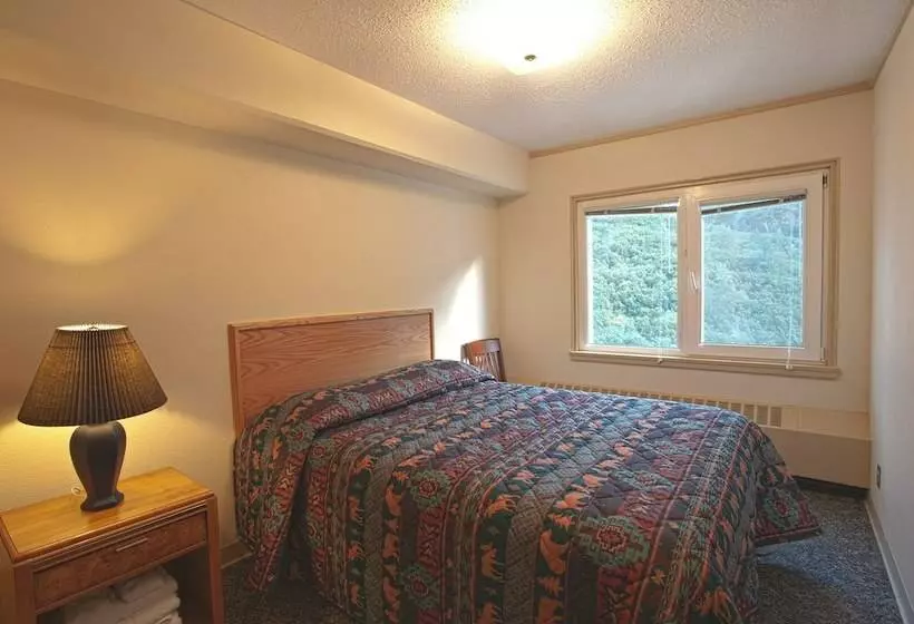 Hotelli Glacier View Condo Suites