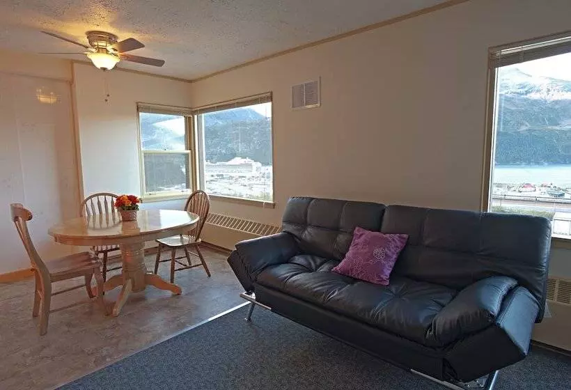 Hotelli Glacier View Condo Suites