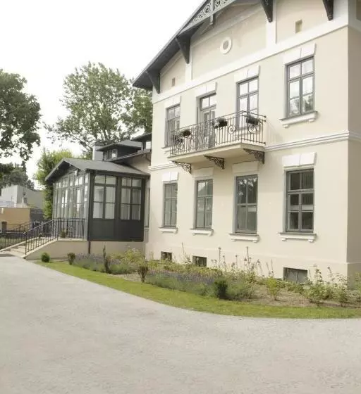 هتل Lawendowy Dworek