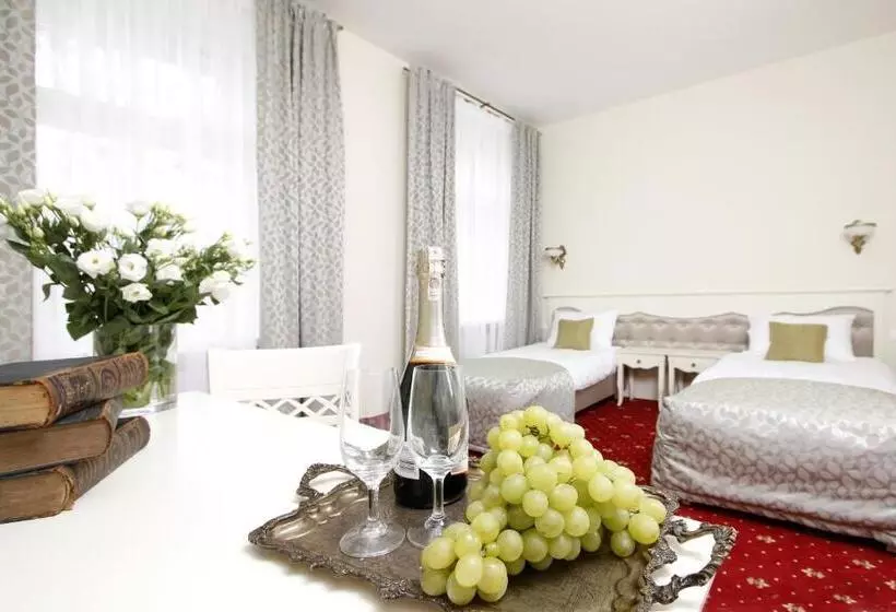 هتل Lawendowy Dworek