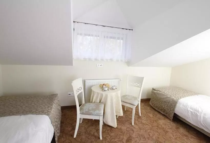 هتل Lawendowy Dworek