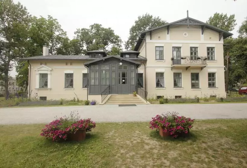 هتل Lawendowy Dworek