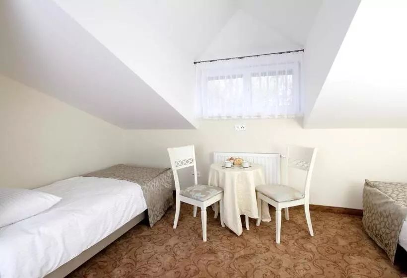 هتل Lawendowy Dworek