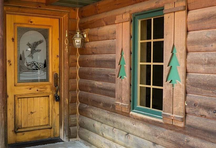 هتل Log Gables   Lake Front